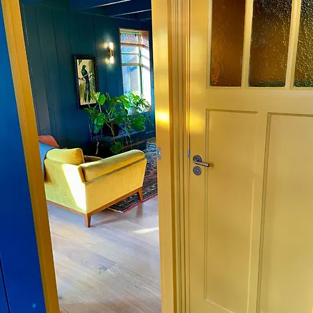 House Next To Amsterdam Bed and Breakfast Landsmeer